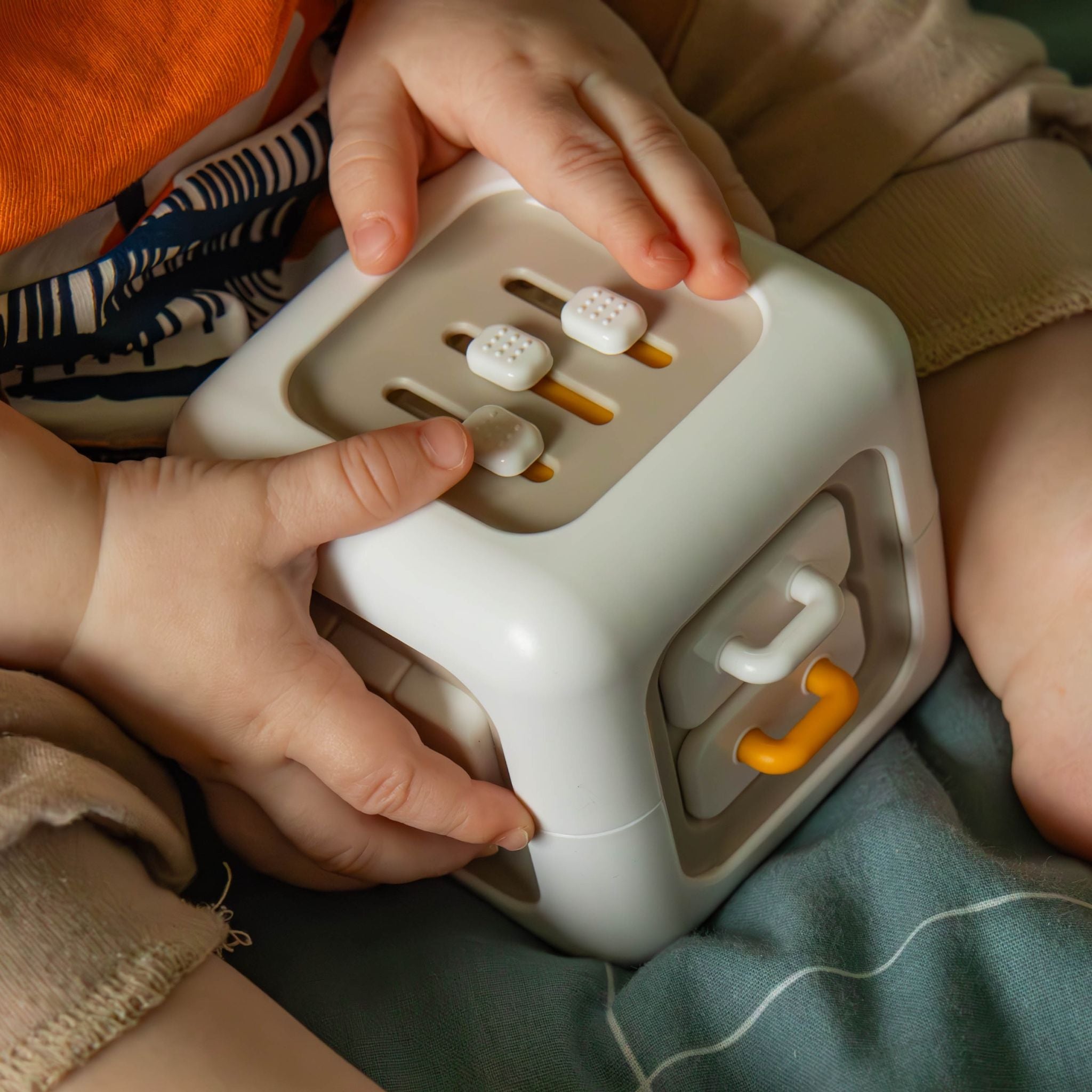 Toddlers 6-in-1 Activity Cube